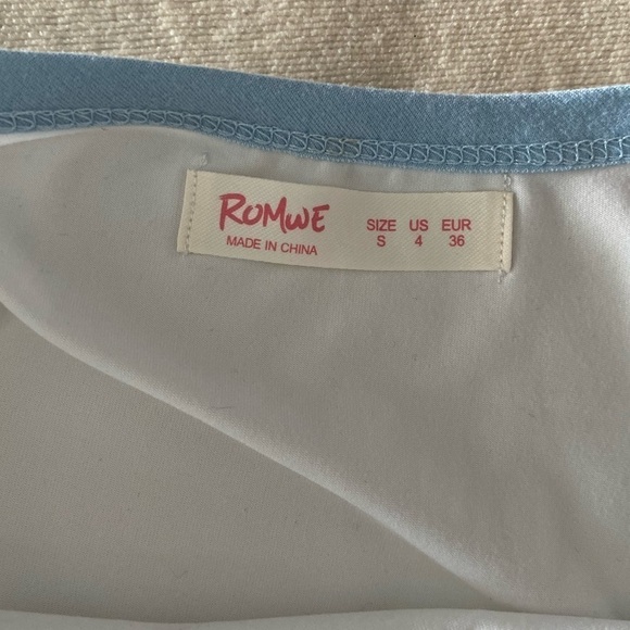 Romwe White with Embroidered Butterfly Cropped Tank size Small - Picture 8 of 10